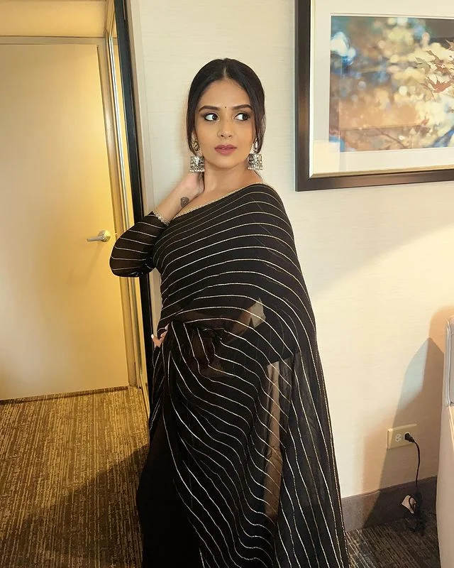 Rishikesh Escort Provides Independent Sexy Escort Girl With Free AC Room photo 2