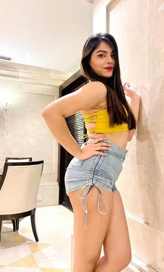 A Model Call Girls in Kolkata Awaits for Giving You Sensual Erotic Service photo 1