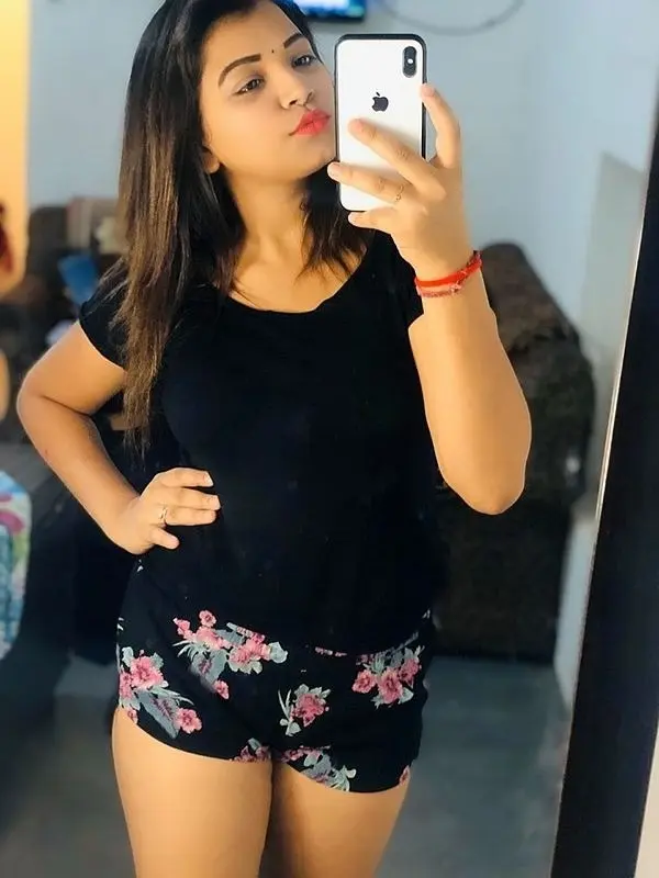 Free Delivery of Top Class Bhabhi Call Girl in Kolkata photo 2
