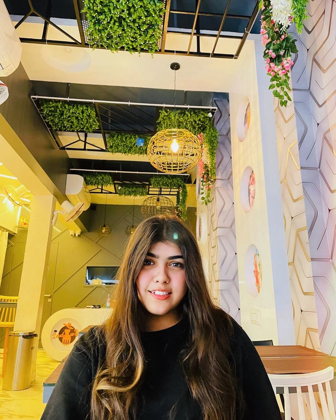 High Class Royal Call Girl in Lucknow For Full Night Service 24x7