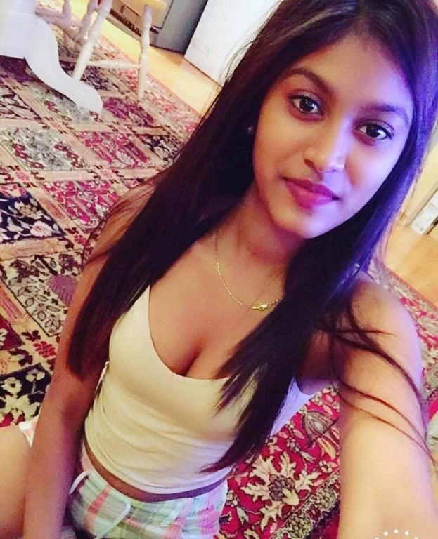 Bhubaneswar Call Girl Service Provider Providing High Class Airhostess Call Girl for Date on Bed